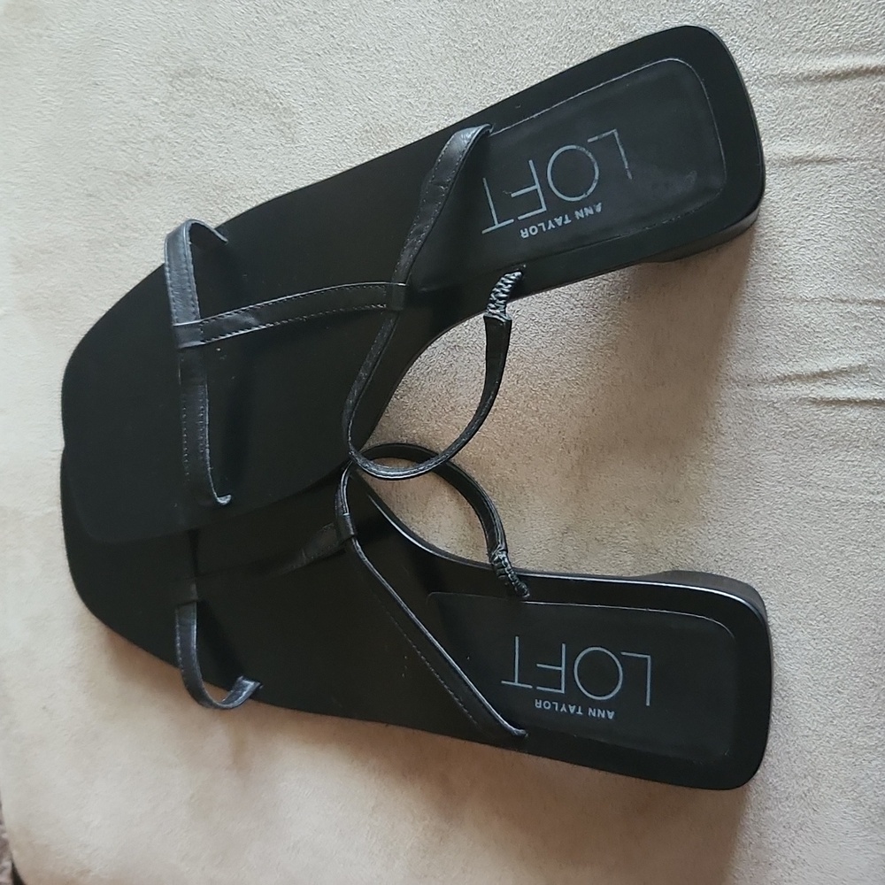 Ann Taylor Loft  open toes Black Short heel Sandals SZ 6.5M